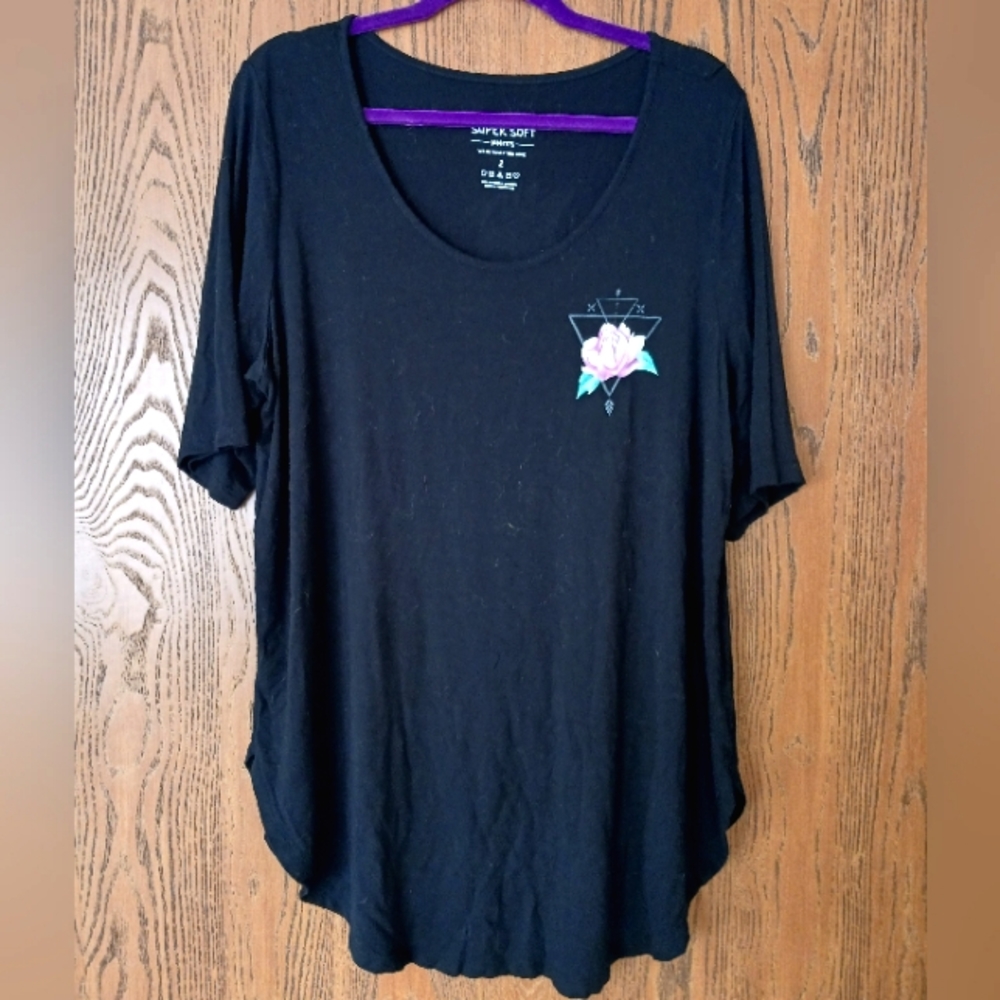 Torrid super soft knit Rose graphic tshirt tunic 2